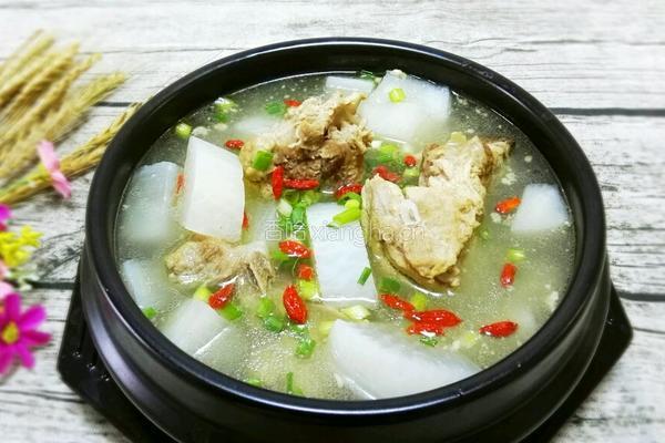 白萝卜脊骨汤的做法图解7