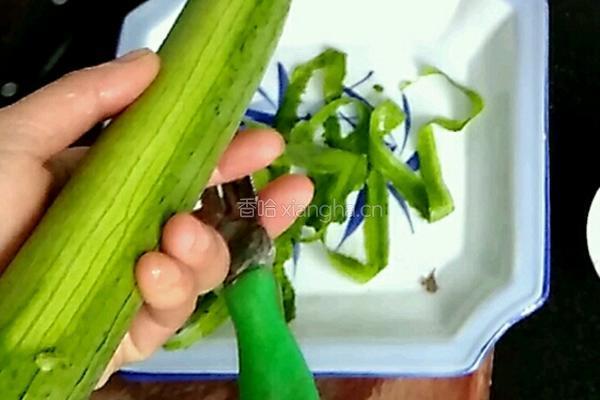 蒜蓉丝瓜蒸粉丝的做法图解3