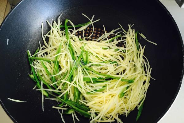 青椒土豆丝的做法图解4