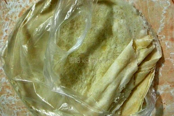 包菜薄饼的做法图解1