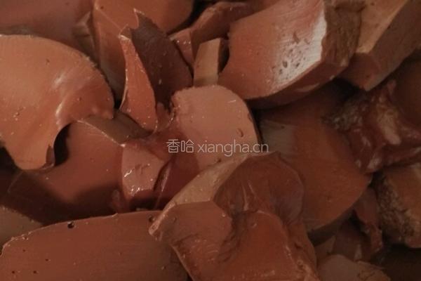 辣炒猪血的做法图解1