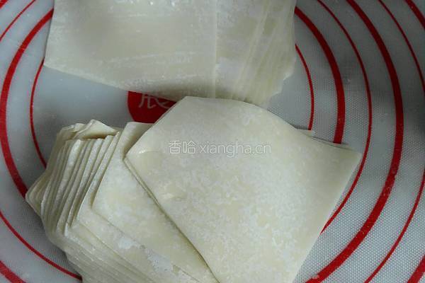 韭菜猪肉馅馄饨的做法图解1