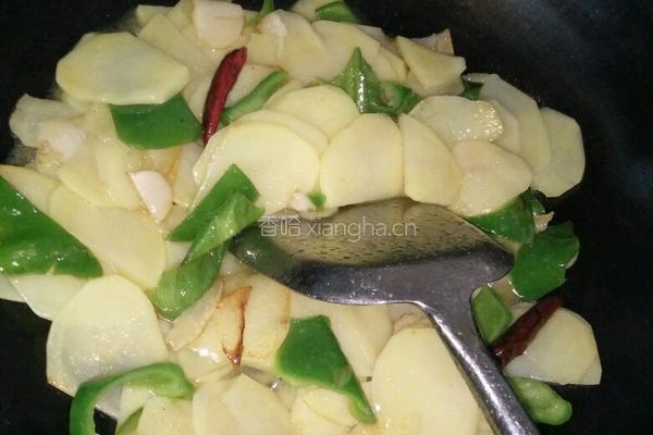 青椒土豆片的做法图解8