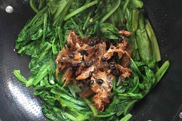 豆豉鲮鱼油麦菜的做法图解6