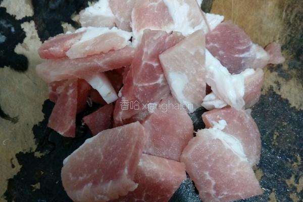 青椒炒肉的做法图解1