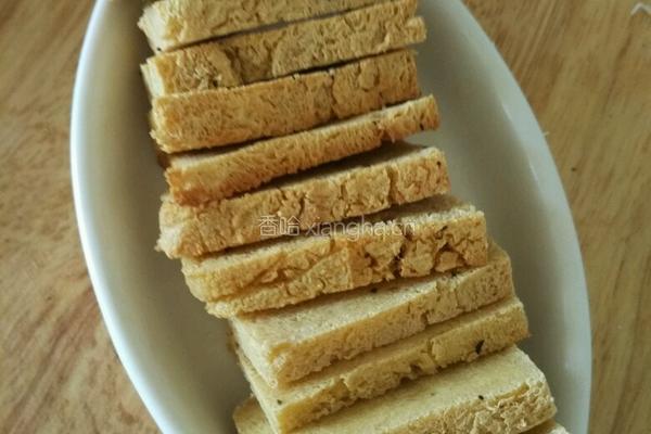 酥炸冻豆腐的做法图解2