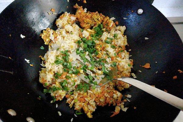 胡萝卜鸡蛋炒饭的做法图解10