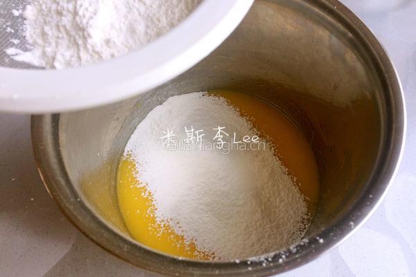 六寸戚风蛋糕（附脱模技巧）的做法图解4