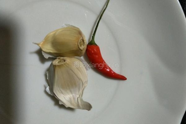 凉拌紫甘蓝的做法图解2