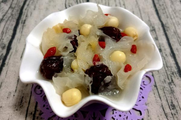 红枣银耳莲子羹的做法图解8