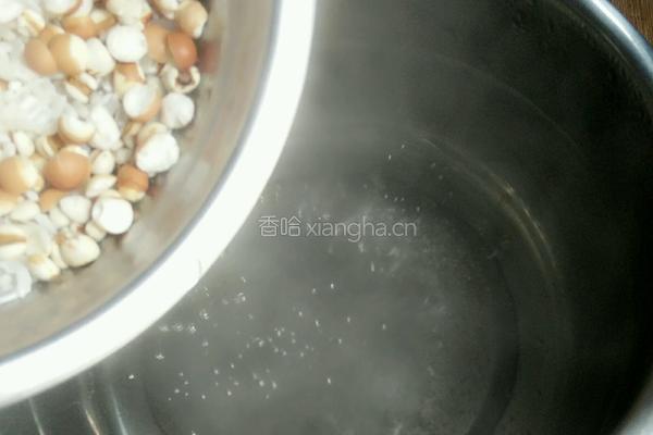 山药薏仁芡实粥的做法图解4