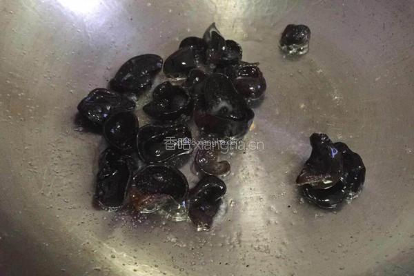 鸡蛋炒木耳的做法图解5