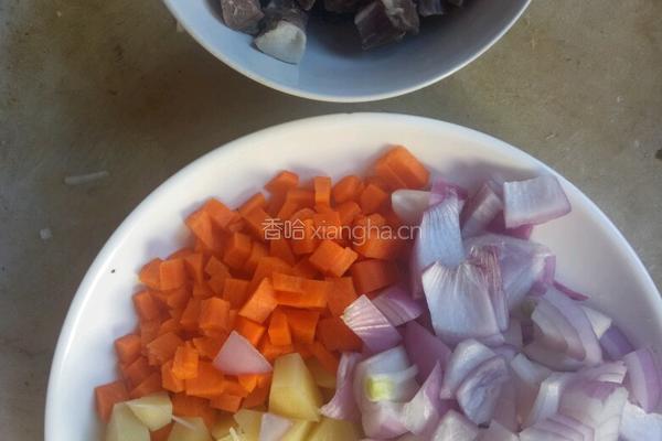 咖喱牛肉盖饭的做法图解2