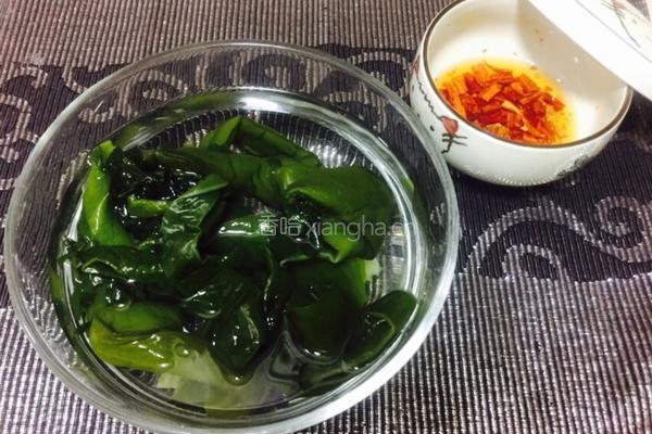 爽脆裙带菜的做法图解2