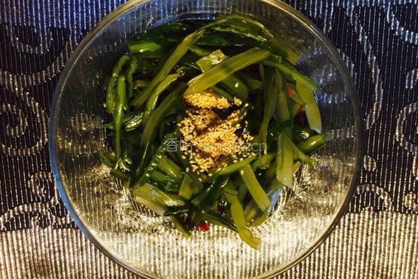 爽脆裙带菜的做法图解6