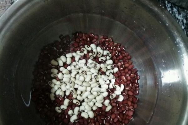 眉豆红豆粥的做法图解1