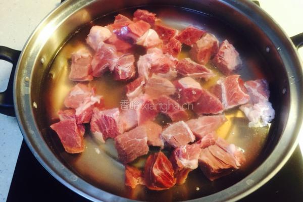 清炖牛肉汤的做法图解2