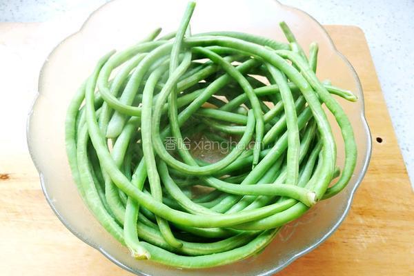 缸豆香菇木耳饺子馅的做法图解4