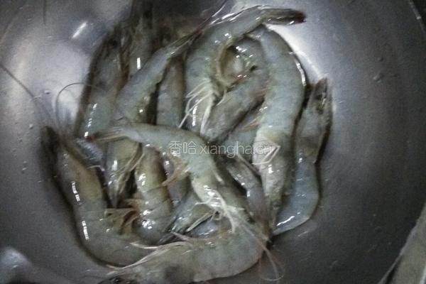 蒜茸粉丝开边虾的做法图解1