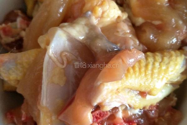 红酒鸡的做法图解1