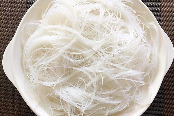 蒜蓉粉丝蒸大虾的做法图解6