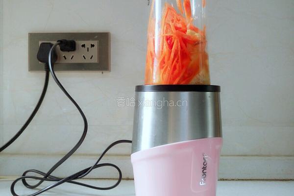 胡萝卜橙汁的做法图解8
