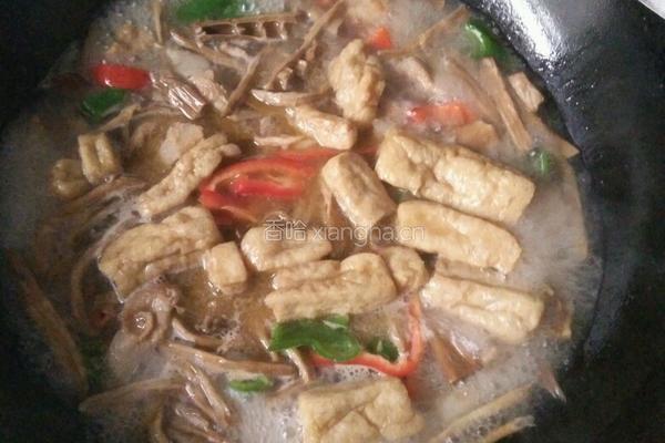 干竹笋炖肉的做法图解5