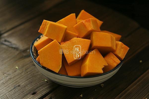 南瓜红枣莲子甜汤的做法图解2