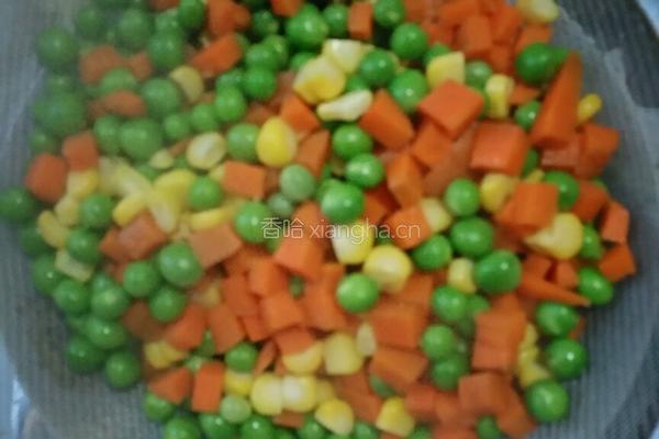 红蓝黄炒饭的做法图解3