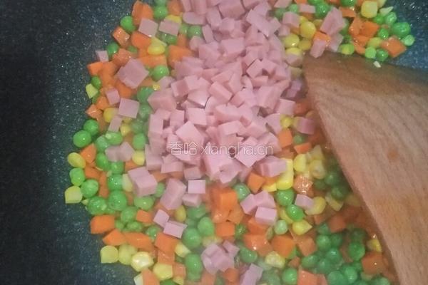 红蓝黄炒饭的做法图解5