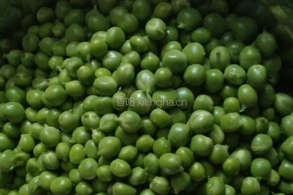 腊肉焖豌豆的做法图解2