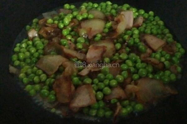 腊肉焖豌豆的做法图解6