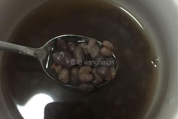 薏米红豆汤的做法图解3