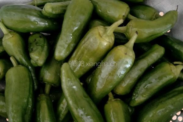 小青椒炒虾仁的做法图解2