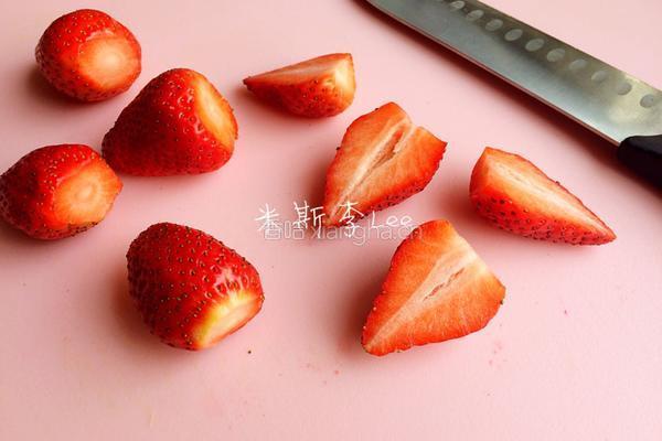 草莓慕斯蛋糕的做法图解12