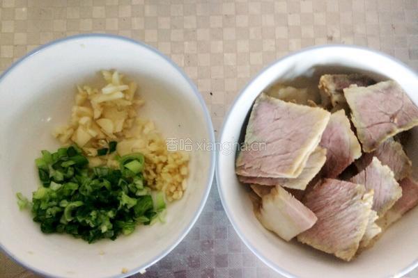 鸡腿菇炒肉片的做法图解3