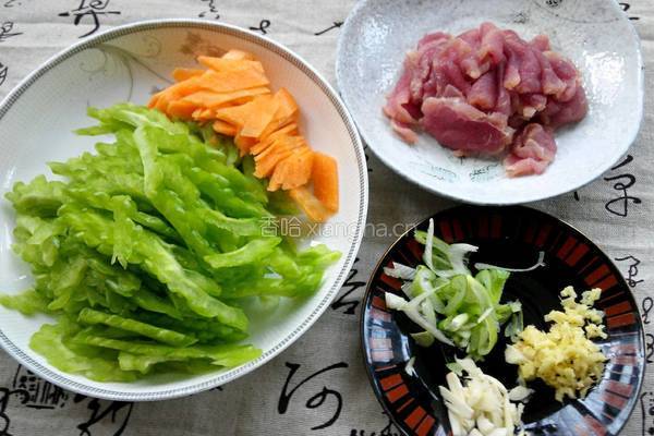 苦瓜炒肉的做法图解3
