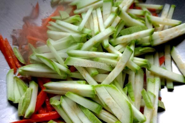 小瓜胡萝卜炒肉丝的做法图解6