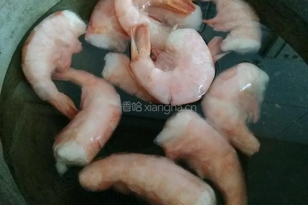 三鲜饺子馅儿的做法图解1