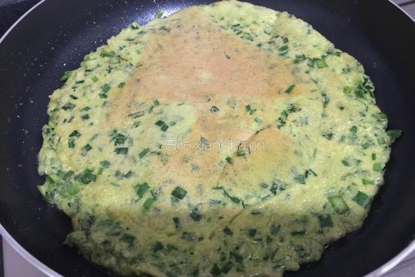 韭菜鸡蛋饼的做法图解7