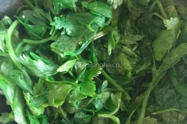 拌香芹叶的做法图解3