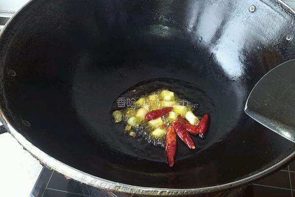 蟹味菇炒小油菜的做法图解3