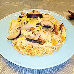 香菇娃娃菜炒银丝面的做法[图]