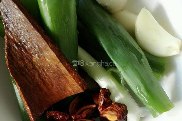 竹笋烧五花肉的做法图解3