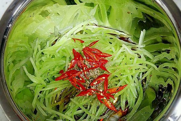 凉拌莴苣丝的做法图解6