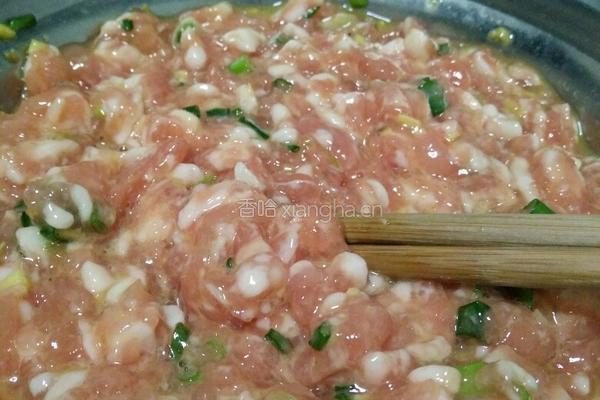 豌豆尖丸子汤的做法图解2