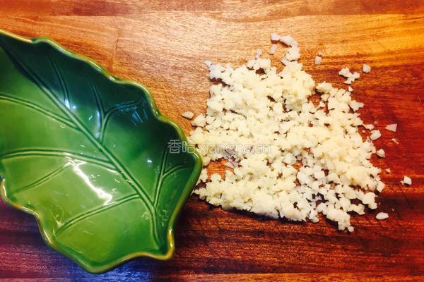 清蒸马蹄鸡肉饼的做法图解2