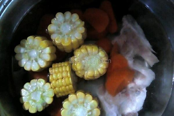 玉米汤的做法图解3