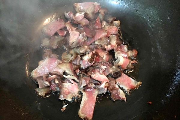 莴笋炒腊肉的做法图解4