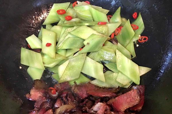 莴笋炒腊肉的做法图解6